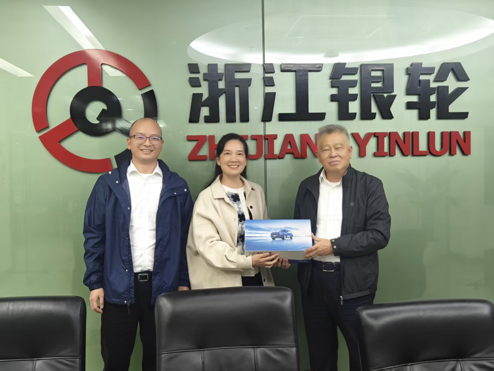 徐小敏董事長接待江鈴進出口公司領(lǐng)導來訪